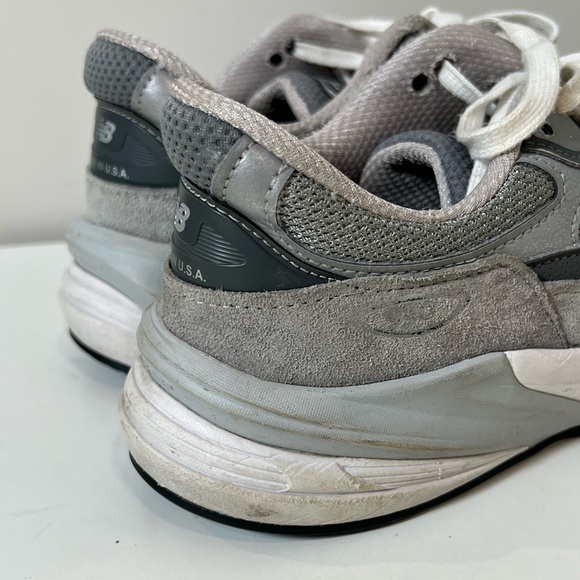 Women’s Size New Balance 990 Made in USA Classic Gray and White Sneakers - Picture 4 of 11